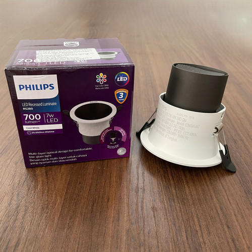 moi kham pha ngay den downlight am tran chieu diem led philips rs280 g2 rc rd d75 7w 940 24d gm 700l.jpg