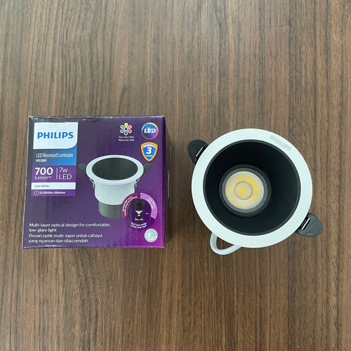 moi kham pha ngay den downlight am tran chieu diem led philips rs280 g2 rc rd d75 7w 940 24d gm 700l.jpg