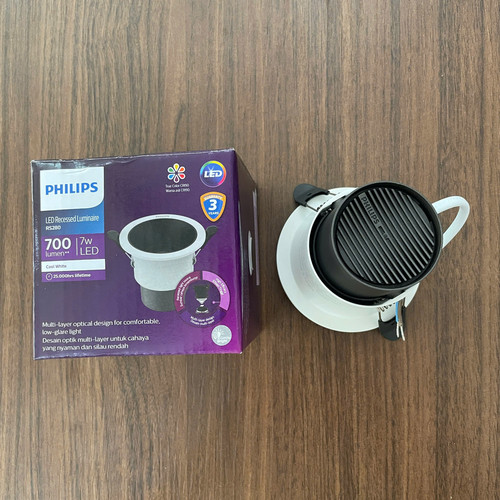 moi kham pha ngay den downlight am tran chieu diem led philips rs280 g2 rc rd d75 7w 940 24d gm 700l.jpg