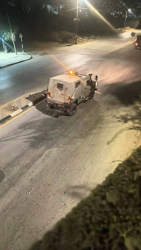 قوات الاحتلال تقتحم بلدة بيت فوريك شرق نابلس، واندلاع مواجهات عنيفة في المنطقة، تخللها مطاردات للشبان وإطلاق كثيف لقنابل الصوت والغاز....