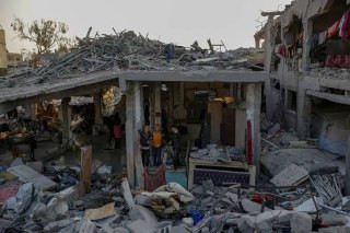 مدير بلدية دير البلح طارق شاهين أكد أن كميات الوقود في غزة محدودة ولا تلبي حاجات الأهالي، وأن بلديات غزة تعاني من نقص حاد في الوقود. وأشار إلى أن هناك...