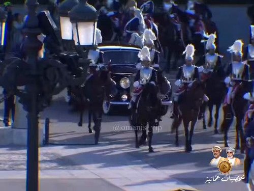 knKrMvWGgB5EZ9U .jpg