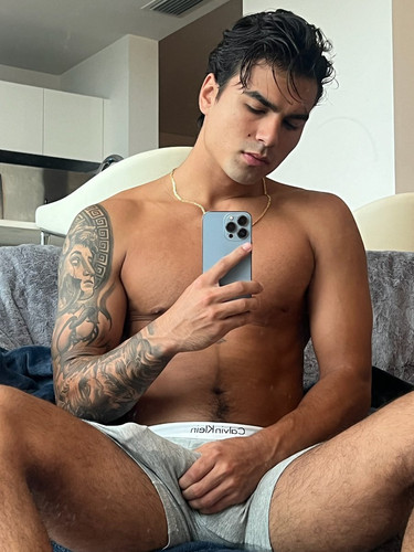 GWE2HouWMAAMAVh.jpg