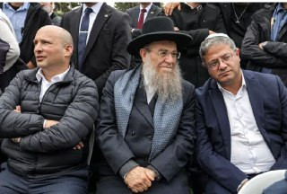 صحيفة "هآرتس" العبرية: حاخامات "إسرائيل" يعتبرون إبادة وتجويع الفلسطينيين أفعالًا مقدسة وواجباً أخلاقياً....