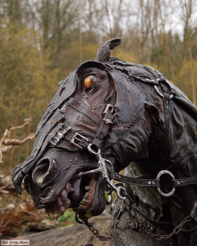 002 Nazgul Steed Bust.jpg