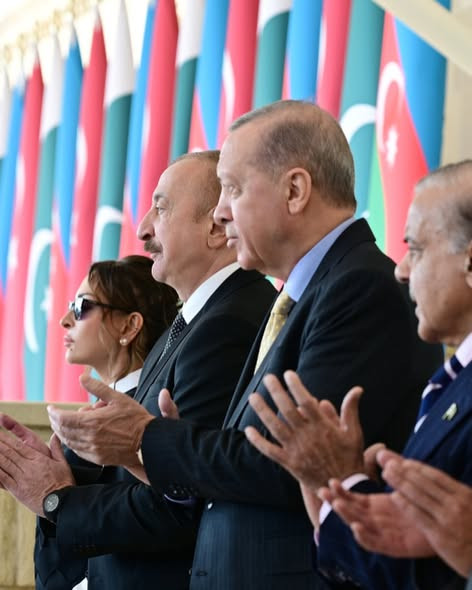 574401409 18325693141243372 2017141803093410719 n.jpg?stp=dst jpg s590x590 tt6& nc cat=110&ccb=1 7& .jpg