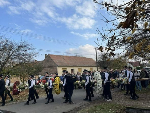 578320358 1208128154462832 643021823226550927 n.jpg?stp=dst jpg s590x590 tt6& nc cat=107&ccb=1 7& nc.jpg