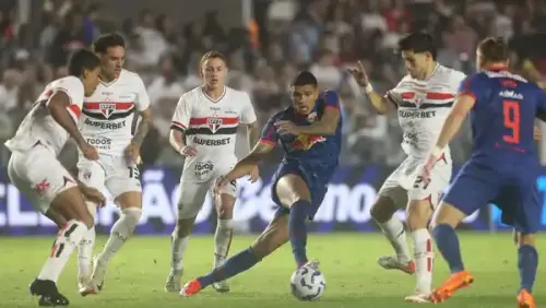 Torcida do São Paulo reage e aponta culpado pela derrota para o Bragantino: De novo ele!