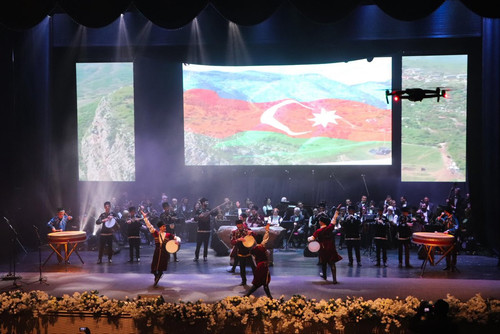 G5Pdm3pa0AAuw9F.jpg
