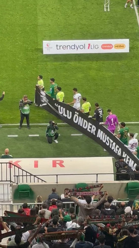  f6puDholBeHQZJZ.jpg