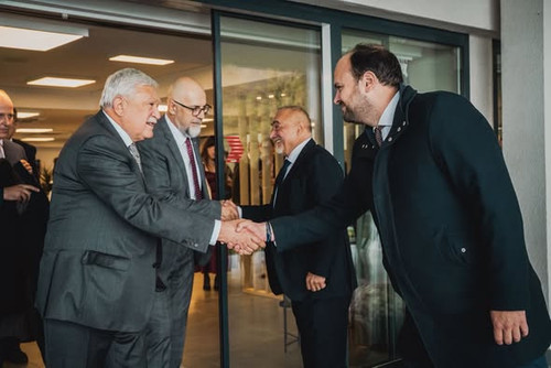 578244869 1353718186147095 5947899732300486535 n.jpg?stp=dst jpg s590x590 tt6& nc cat=108&ccb=1 7& n.jpg