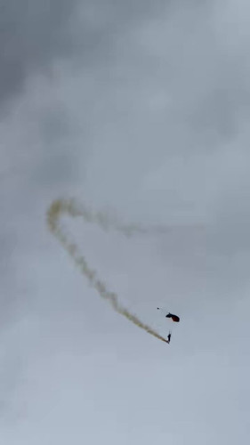 3 TcklmvDrrKQQH7.jpg