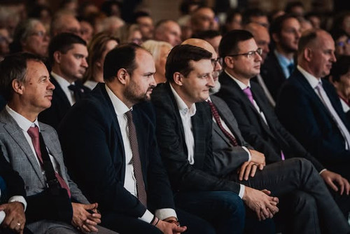 578244836 1353718456147068 2984216955998894379 n.jpg?stp=dst jpg s590x590 tt6& nc cat=101&ccb=1 7& n.jpg