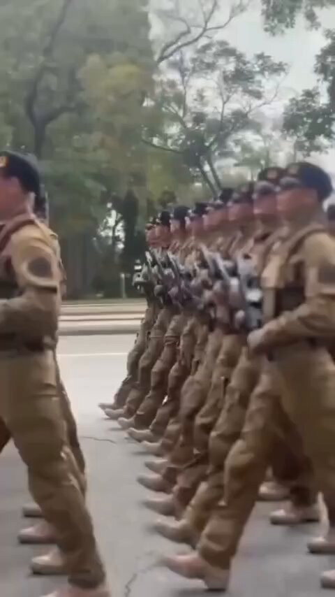 EdzcK2XSA3 I0GS6.jpg
