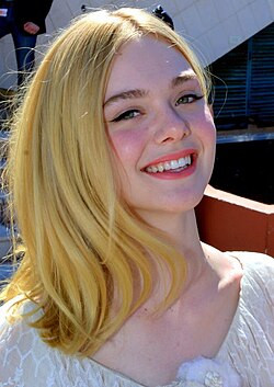Elle Fanning Cannes 2016.jpg