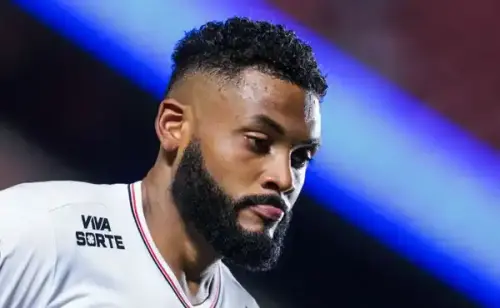 Sabino se firma como titular, desbancando desconfianças e conquistando a confiança de Crespo no São Paulo