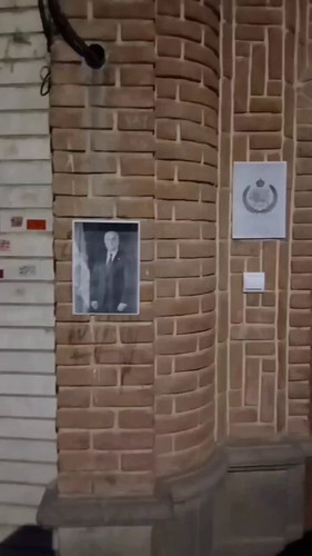 Dlq5pdMWHd1a KxJ.jpg