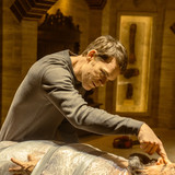 L-R: Michael C. Hall as Dexter Morgan and Peter Dinklage as Leon Prater in Dexter: Resurrection, epi