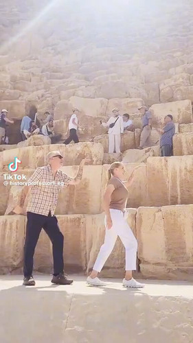 Gm e07kDKOOVCDqX.jpg