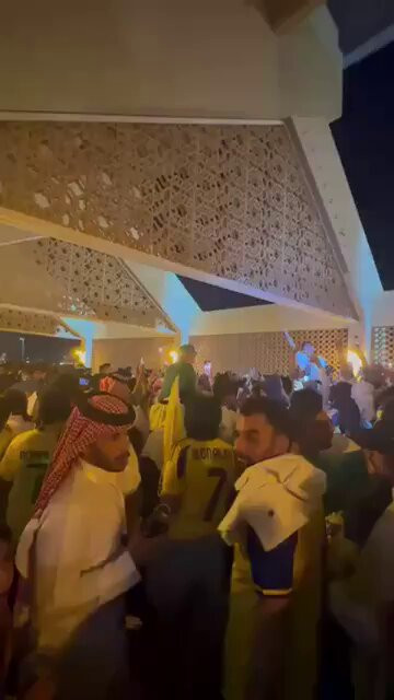 z4hmBD6chhn2khEQ.jpg