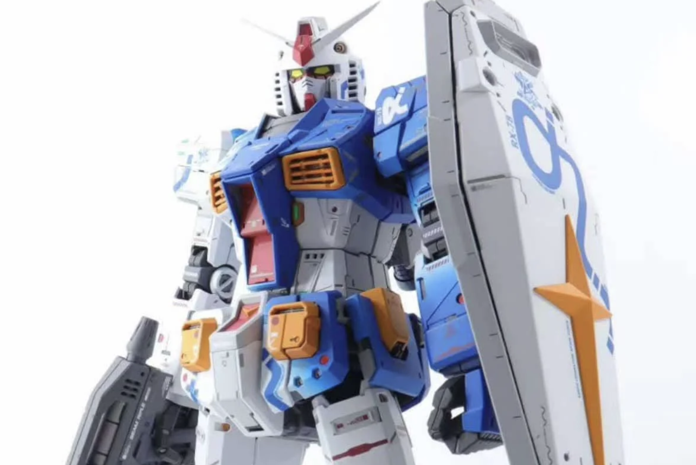 A new coat for a classic icon as Fat Cat Model unveils the MG 1/100 RX-78-2 2.0 New Colour A new coat for a classic icon as Fat Cat Model unveils the MG 1/100 RX-78-2 2.0 New Colour