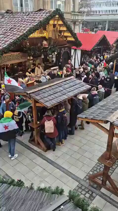 OV RyHxwAGjLC9lk.jpg