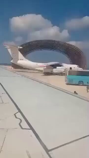 XFio5HkBzOlsvaYD.jpg