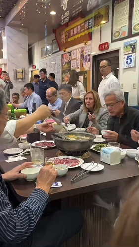 P4OfbY73TrxV9 uA.jpg