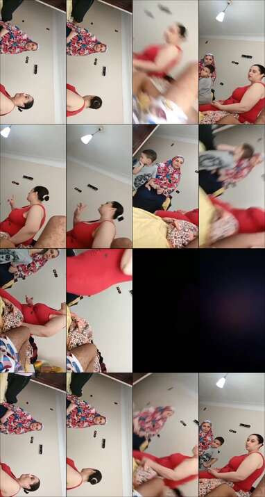 فيديو دياثه وتجسس علي ام ابراهيم الخول الديوث عليها - بيصورها وهي قاعدة مع خالته وعيالها وامه قاعدة فجاة تقوم تقعد بطيزها علي ايد ابنها