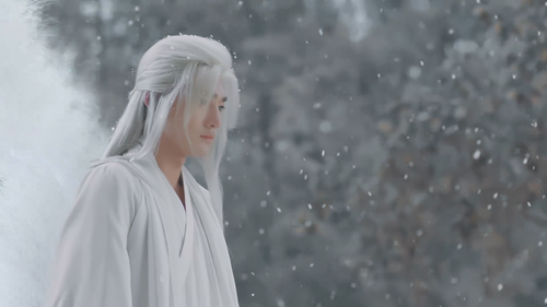 青青狐吟.Qing.Qing.Hu.Yin.S01E01.2025.1080p.WEB DL.AAC.H264 HDSWEB.mkv 20250923 173507.477.png