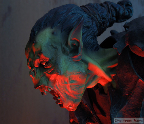 009 Sideshow Moria Orc repainted clothes.jpg