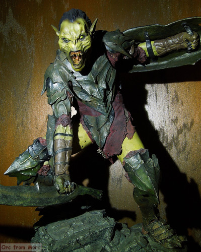 012 Sideshow Moria Orc repainted clothes.jpg