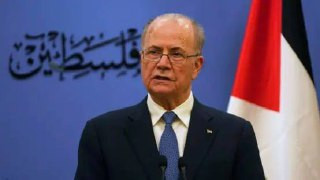 قال رئيس الوزراء د. محمد مصطفى في مقابلة صحفية إن الاحتلال الإسرائيلي يحتجز أكثر من 3 مليارات دولار من أموالنا، مما يسبب عجزًا ماليًا يعوق الحكومة عن ...