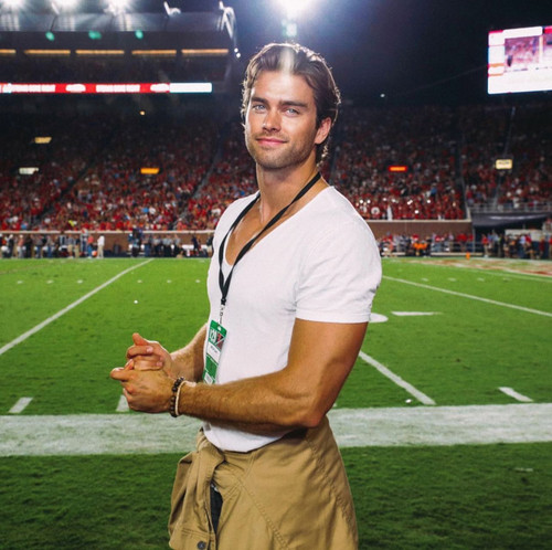 piersonfode 1670873231 2991823967766865974 20663237.jpg