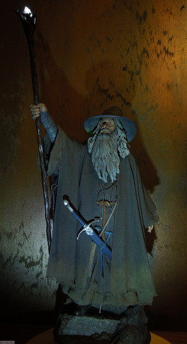 002 Sideshow PF Gandalf the Grey repaired.jpg