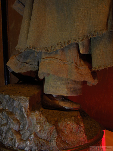 006 Sideshow PF Gandalf the Grey repaired.jpg
