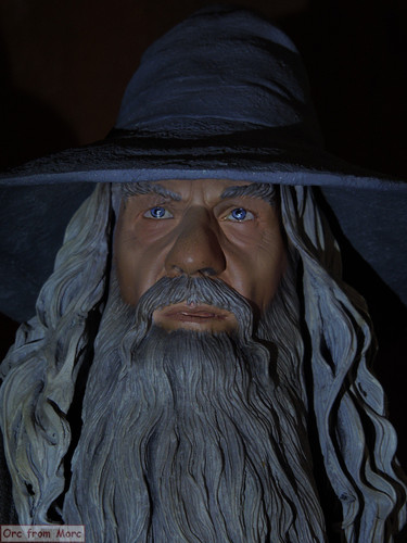 011 Sideshow PF Gandalf the Grey repaired.jpg