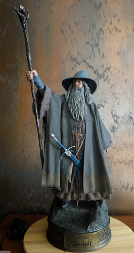001 Sideshow PF Gandalf the Grey repaired.jpg