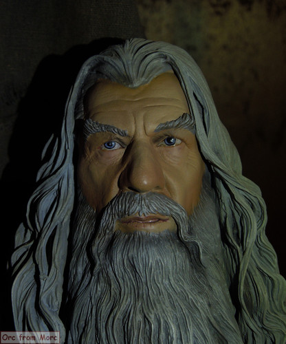 010 Sideshow PF Gandalf the Grey repaired.jpg
