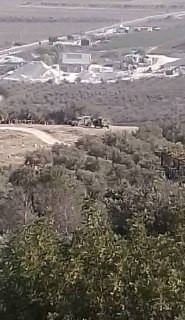 مشهد من اقتحام قوات الاحتلال لبلدة كفر قليل الواقعة شرق نابلس....