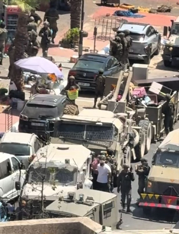 أصدرت وزارة الخارجية المصرية بيانًا أدانت فيه قيام قوات الاحتلال الإسرائيلي باقتحام مدينة رام الله، وإطلاق النار على المدنيين الفلسطينيين وإصابتهم. وأ...