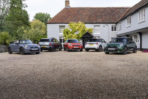 P90615157 highRes the mini family 08 2