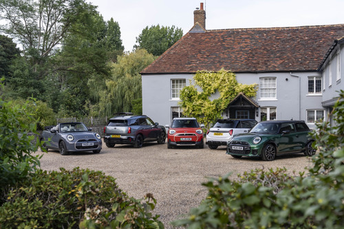 P90615155 highRes the mini family 08 2