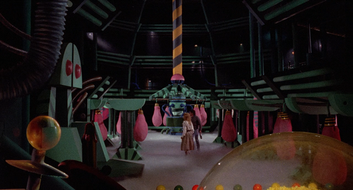 cap Killer.Klowns.from.Outer.Space.1988.REMASTERED.720p.BluRay.X264 AMIABLE 00 16 50 06.png