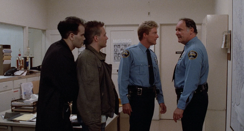 cap Killer.Klowns.from.Outer.Space.1988.REMASTERED.720p.BluRay.X264 AMIABLE 00 11 16 04.png