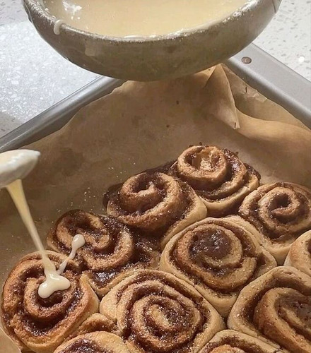cinnamon rolls.jpg