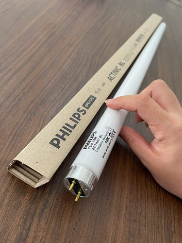 bong den huynh quang con trung philips tl d 18w actinic bl 220v 50hz 600mm t8 04.jpg