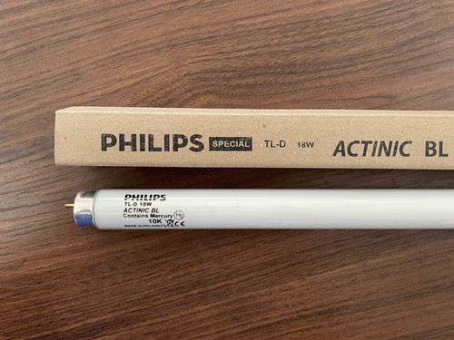bong den huynh quang con trung philips tl d 18w actinic bl 220v 50hz 600mm t8 05.jpg