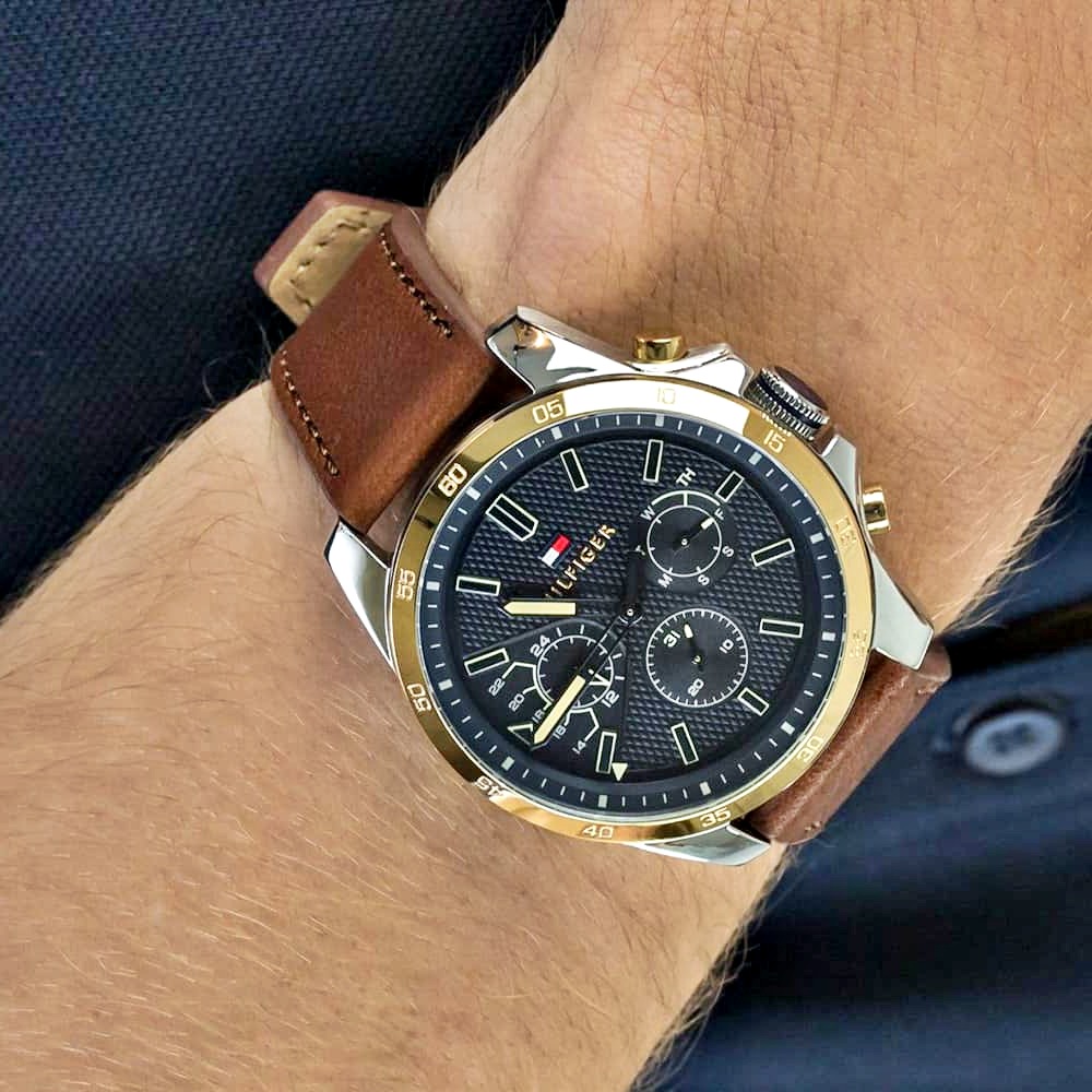 Tommy Hilfiger Relógio casual masculino de aço inoxidável e pulseira de couro, cor: marrom (modelo: 1791561), Marrom, Movimento de quartzo Tommy Hilfiger Relógio casual masculino de aço inoxidável e pulseira de couro, cor: marrom (modelo: 1791561), Marrom, Movimento de quartzo