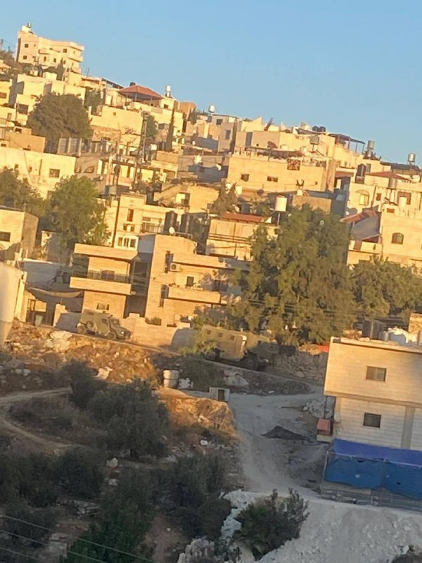 🟨اندلاع مواجهات خلال اقتحام جيش الاحتلال بلدة إذنا غرب الخليل...